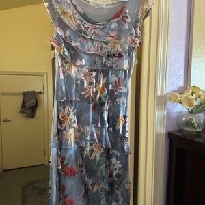https://boutiqueflirt.com/tempo-paris-2492l-silk-tiered-dress-flora-taupe/